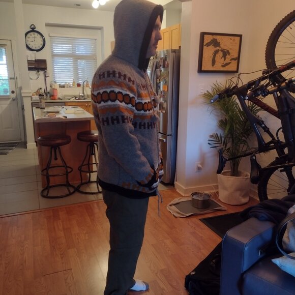 Men's or Women's Classic wool zip up jacket with hood - Picture 2 of 6